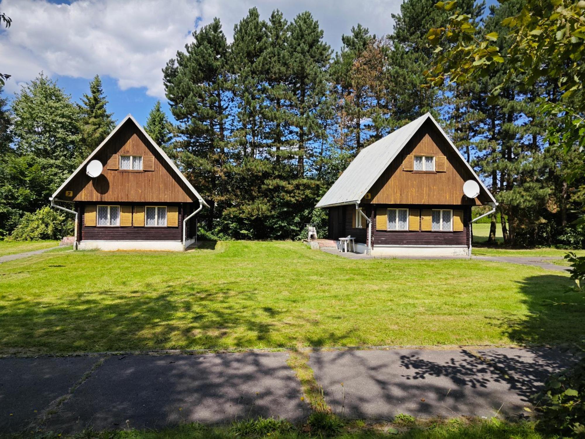Bungalovy Roznov Villa Roznov pod Radhostem Exterior photo